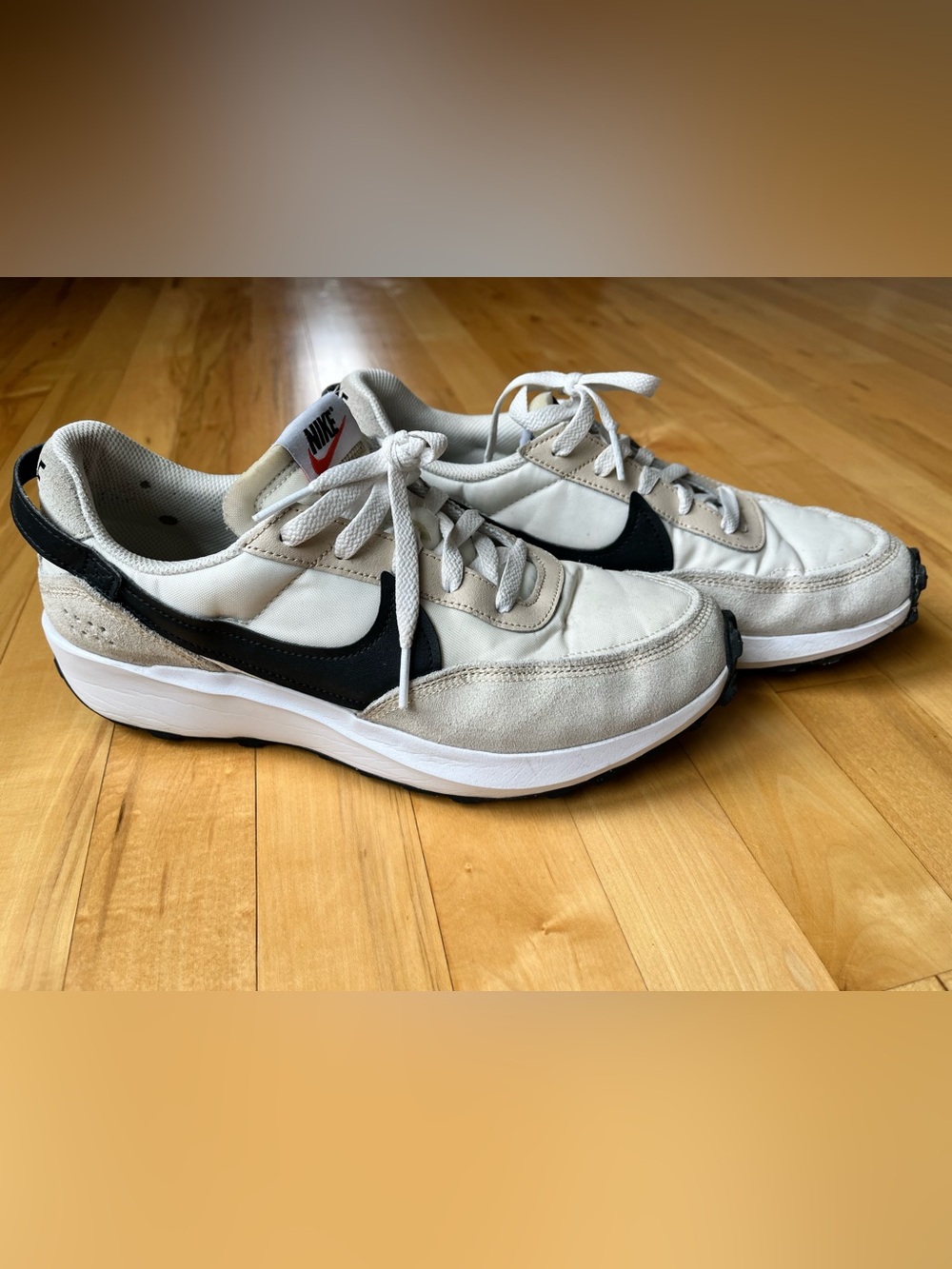 Nike Women’s White and Black Waffle Debut - Sz. 10
